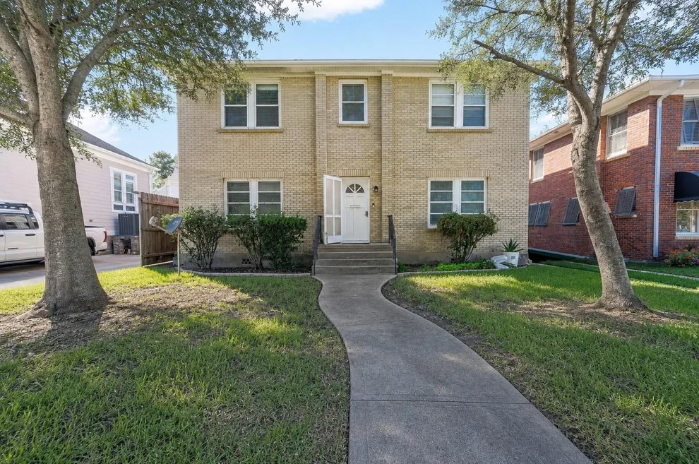 Unit for sale at 4404 Avenue N 1/2, Galveston, TX 77550