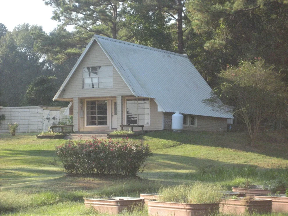 Unit for sale at 112 Hilltop Drive, Grapeland, TX 75844