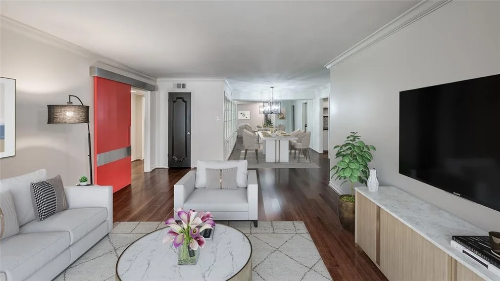 Unit for sale at 353 N Post Oak Lane, Houston, TX 77024