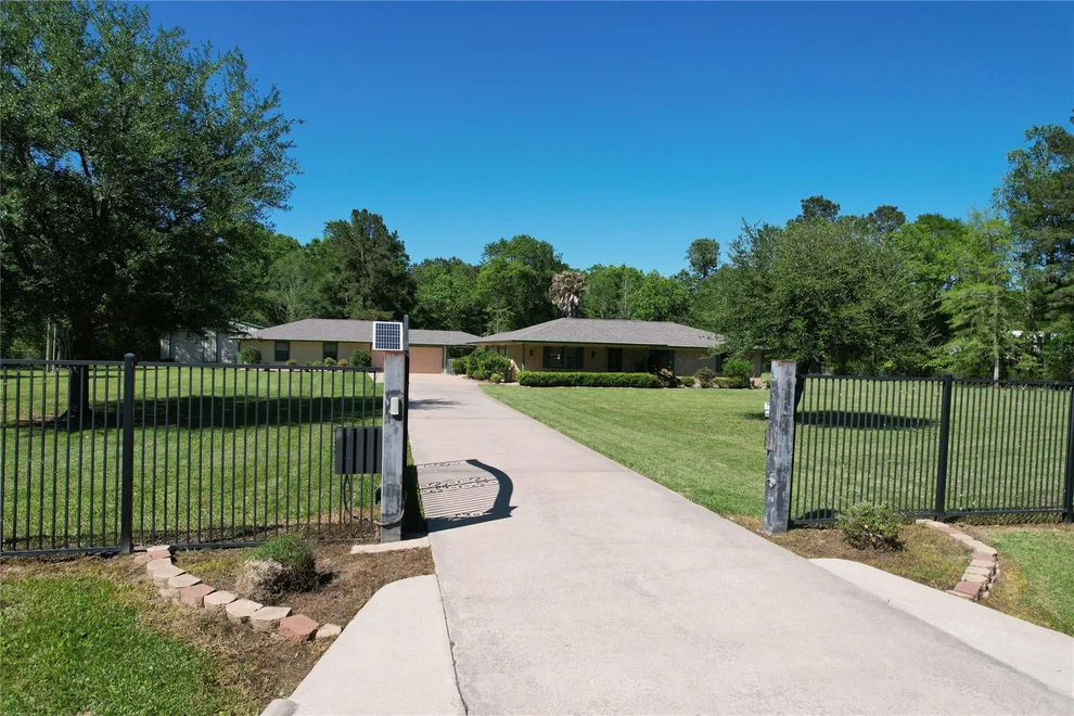Unit for sale at 1085 County Road 2222, Cleveland, TX 77327