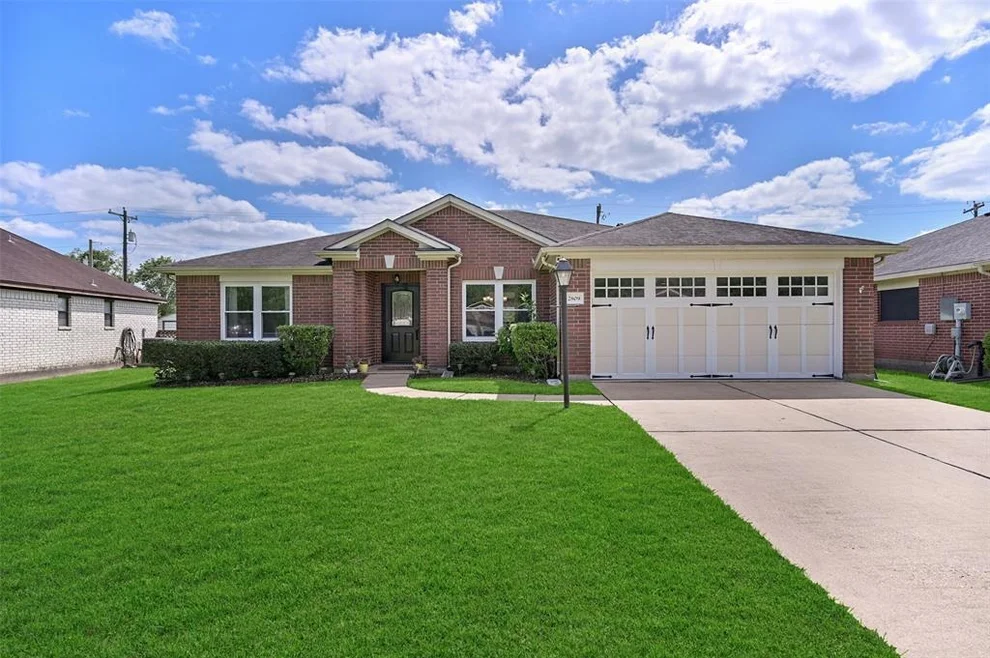 Unit for sale at 2809 Quail Run Drive, Alvin, TX 77511