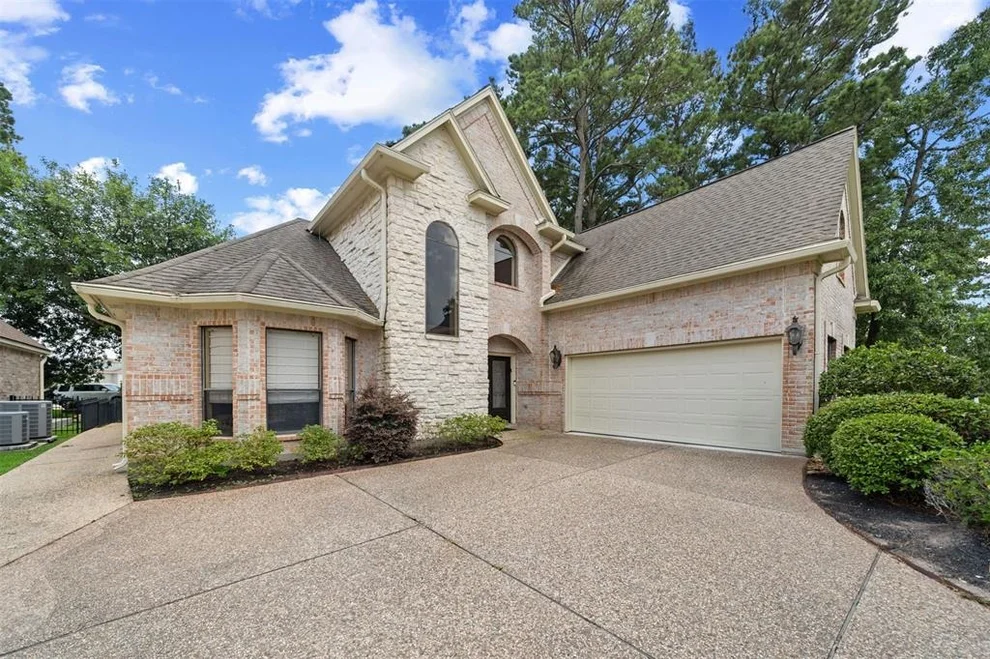 Unit for sale at 76 Sarasota Circle N, Montgomery, TX 77356