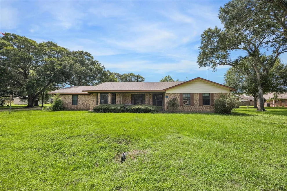 Unit for sale at 7605 Becky Lane, Wallis, TX 77485