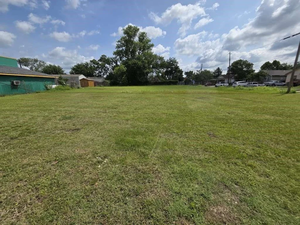 Unit for sale at 3102 Market Street, Baytown, TX 77520