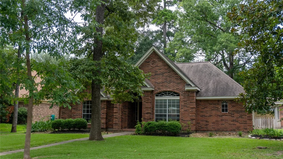 Unit for sale at 22 Robin Trail, Conroe, TX 77304