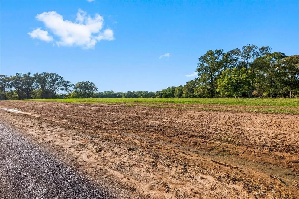 Unit for sale at 6033 Alans Memorial Lane, New Waverly, TX 77358