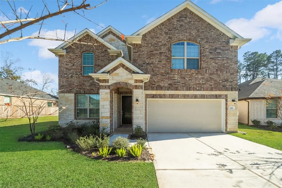 Unit for sale at 212 Golden Shiner Drive, Conroe, TX 77318