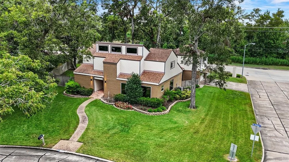 Unit for sale at 2202 S Belmont Drive, Richmond, TX 77469
