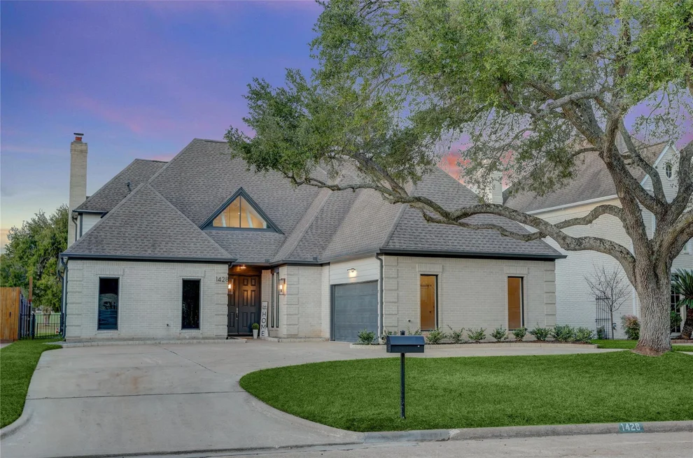Unit for sale at 1428 Sugar Creek Boulevard, Sugar Land, TX 77478