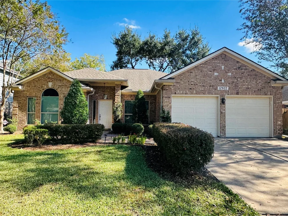 Unit for sale at 12922 Mills Bend Street, Houston, TX 77070