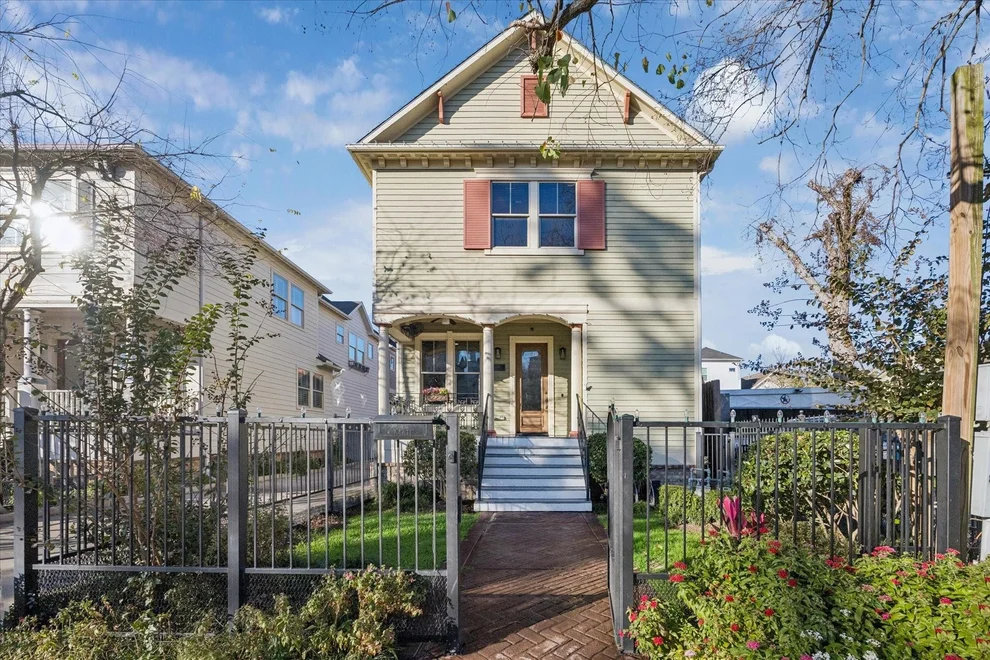 Unit for sale at 1229 W 16th Street, Houston, TX 77008