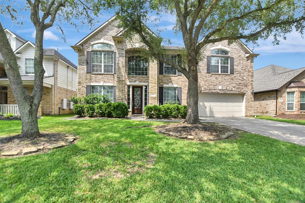 Unit for sale at 810 Almond Pointe, League City, TX 77573