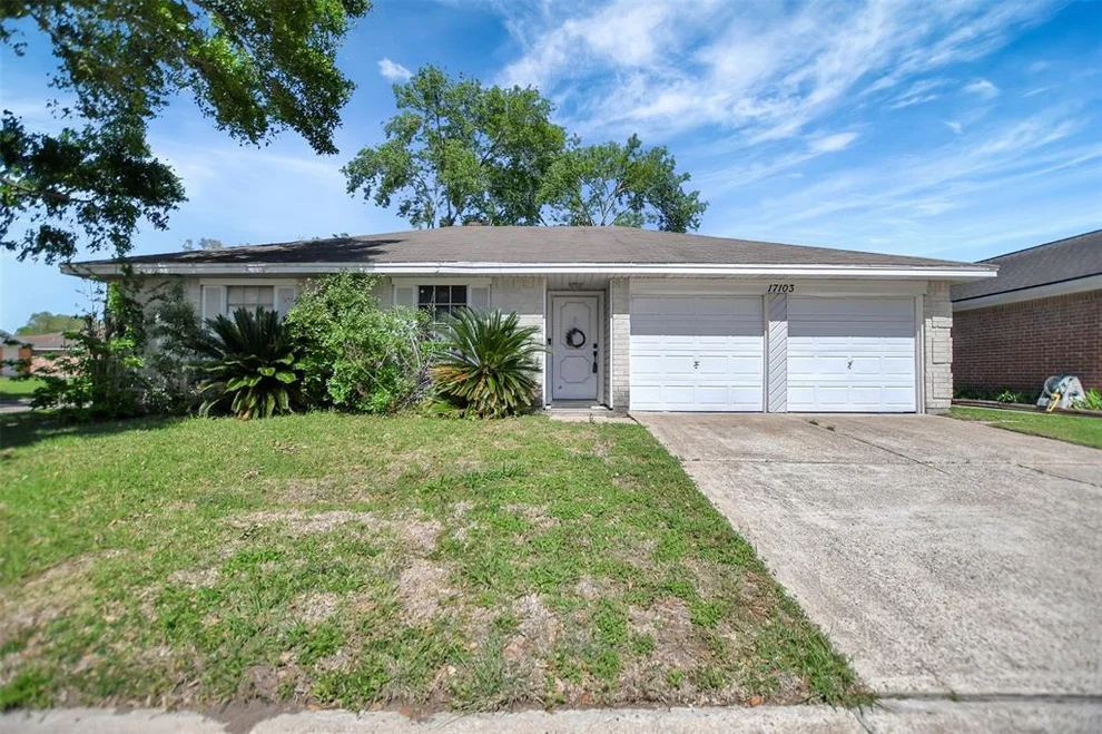 Unit for sale at 17103 Coopers Draw Lane, Friendswood, TX 77546