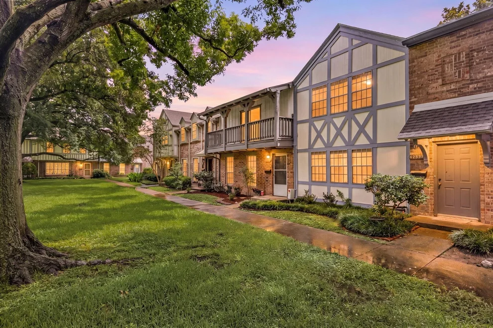 Unit for sale at 10328 Hammerly Boulevard, Houston, TX 77043