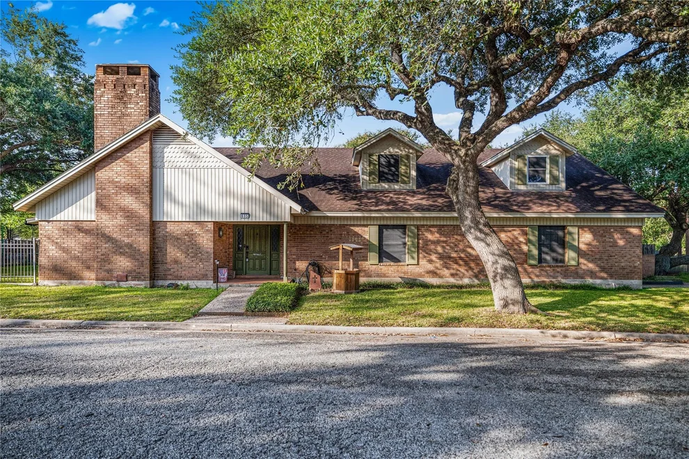 Unit for sale at 605 W Forrest Street, Victoria, TX 77901