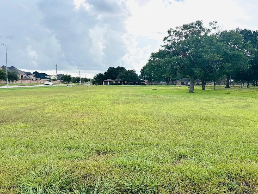 Unit for sale at 602 Sycamore Road, Richmond, TX 77469