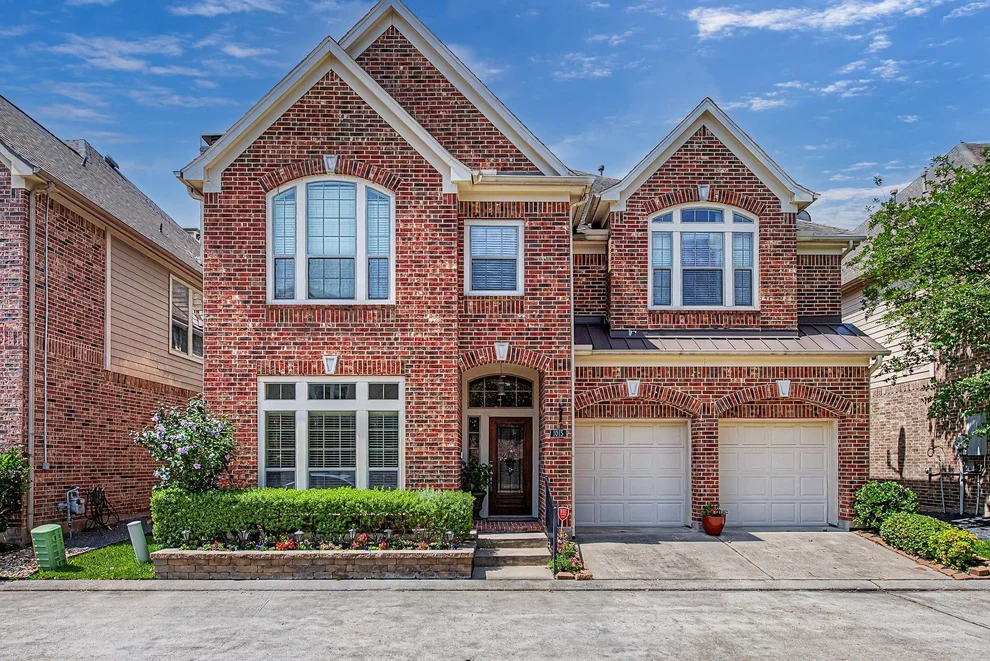 Unit for sale at 1015 Vaulted Oak Street, Houston, TX 77008