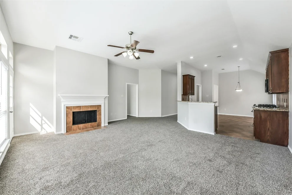 Unit for sale at 2024 Shore Breeze Drive, Pearland, TX 77584