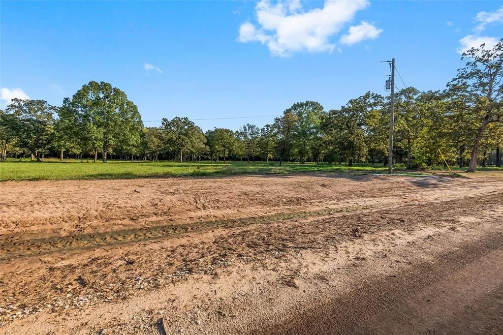 Unit for sale at 6124 Alans Memorial Lane, New Waverly, TX 77358