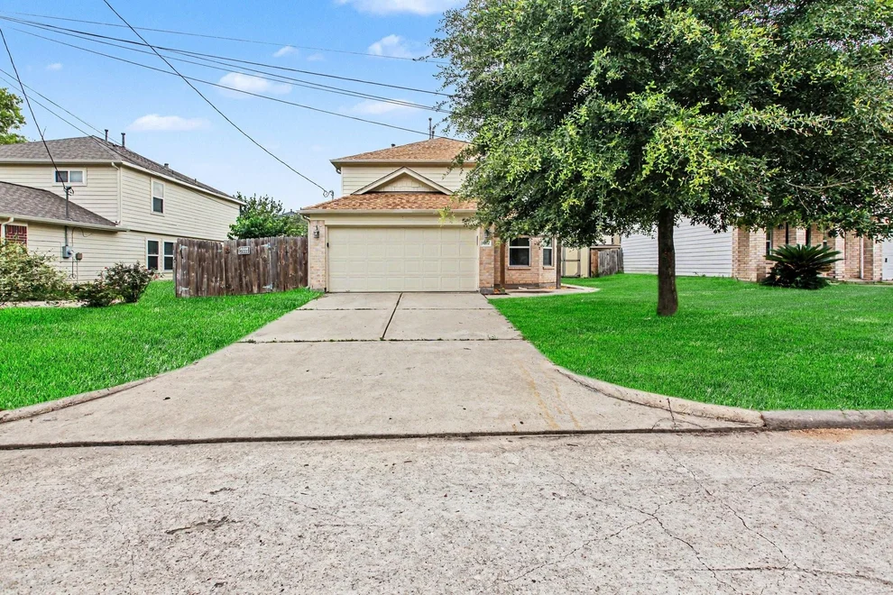 Unit for sale at 16774 N Thrasher Drive, Conroe, TX 77385