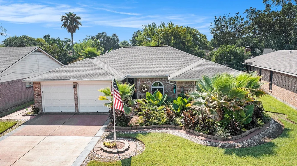 Unit for sale at 830 Seamaster Drive, Houston, TX 77062