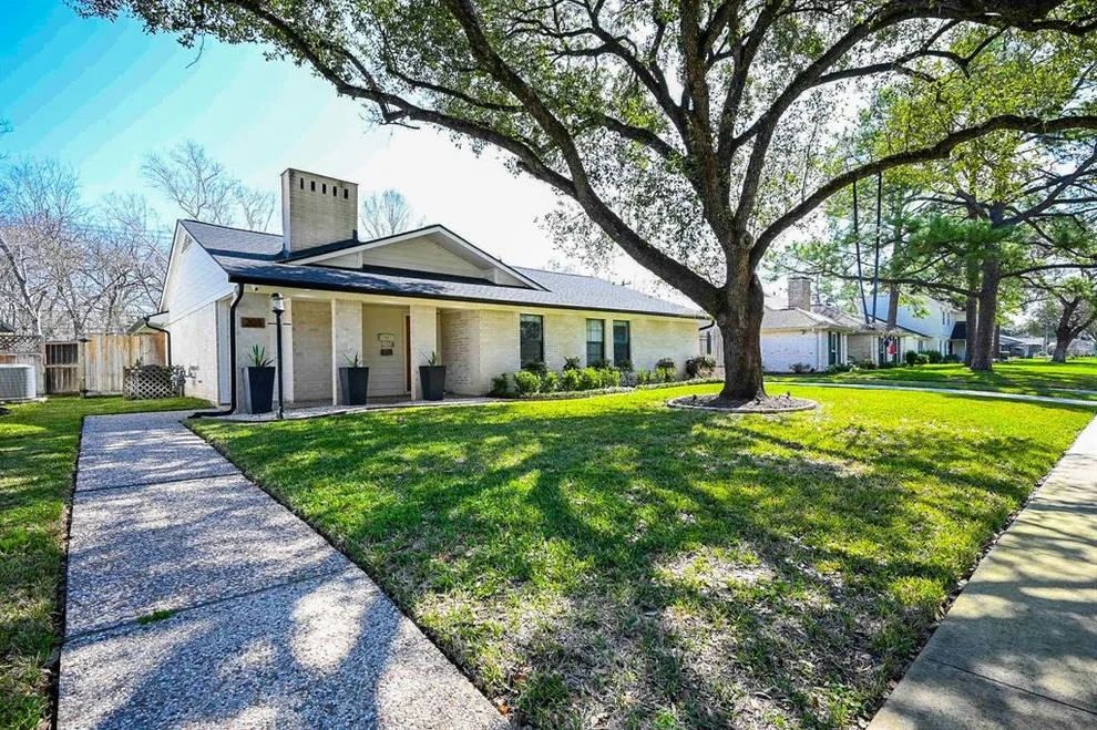 Unit for sale at 203 Blue Willow Drive, Houston, TX 77042