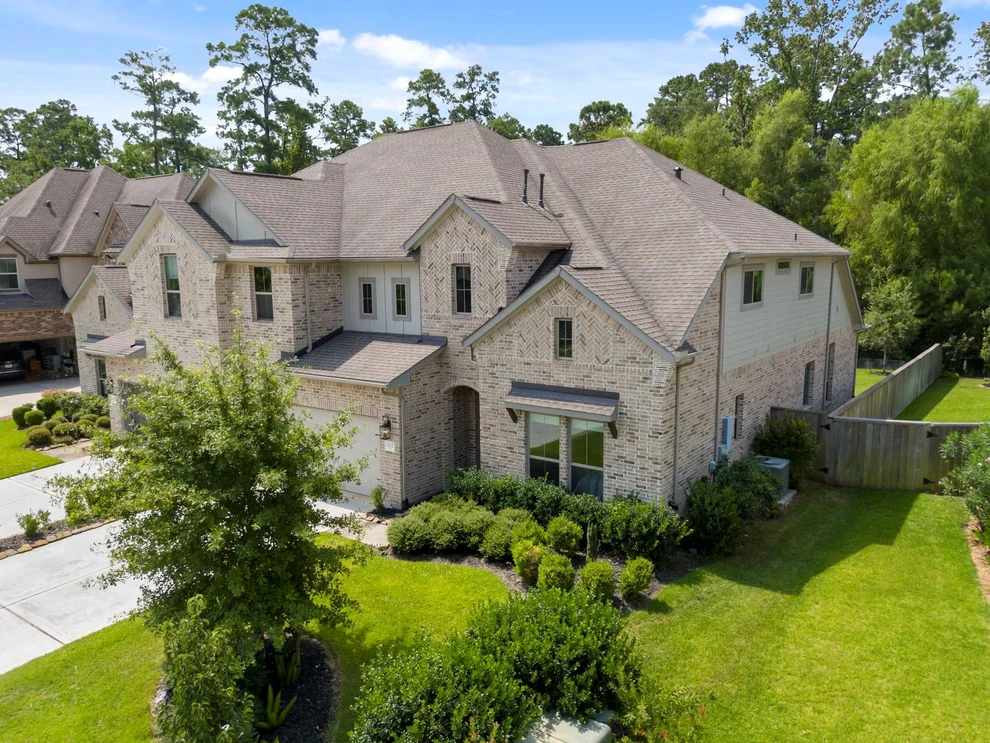 Unit for sale at 202 Liatris Court, Conroe, TX 77304