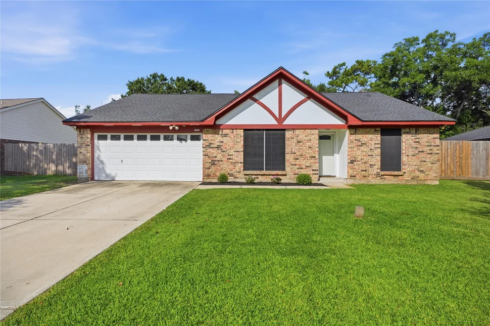 Unit for sale at 4850 Kentington Drive, Alvin, TX 77511
