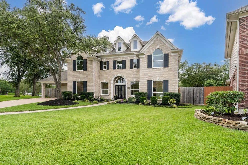 Unit for sale at 15903 Lake Loop Drive, Cypress, TX 77433