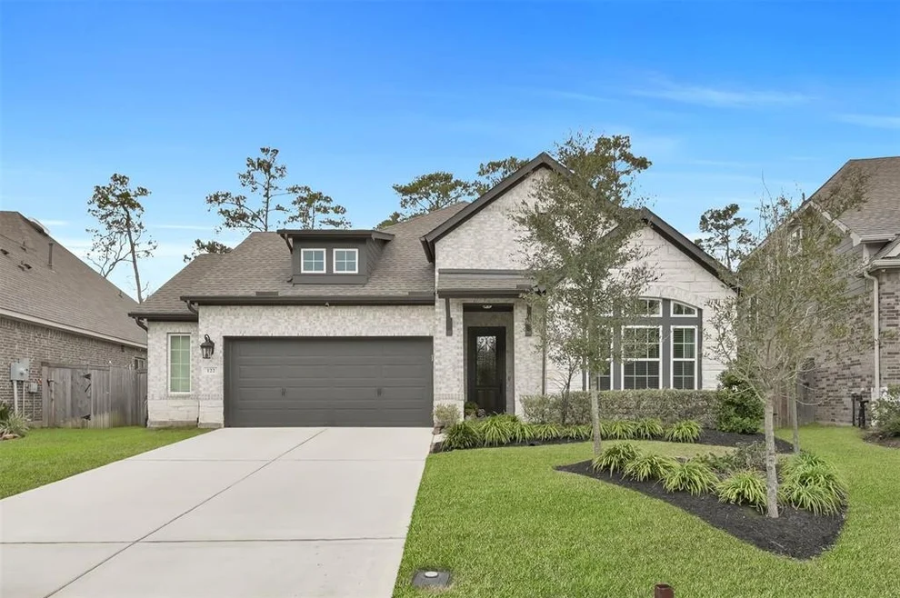 Unit for sale at 122 Lace Bark Drive, Conroe, TX 77304