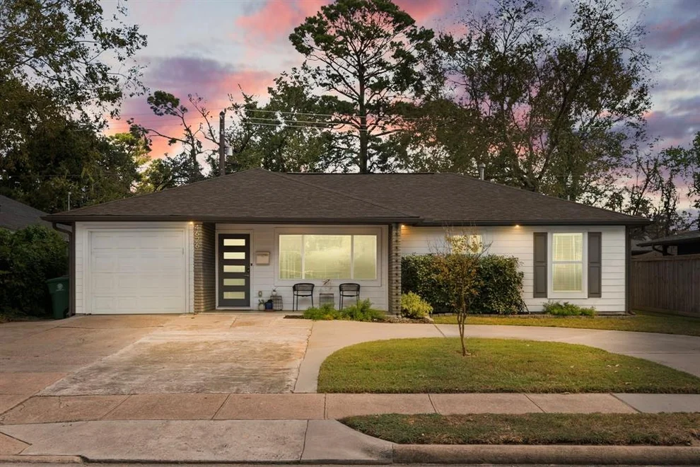 Unit for sale at 4626 Ella Boulevard, Houston, TX 77018