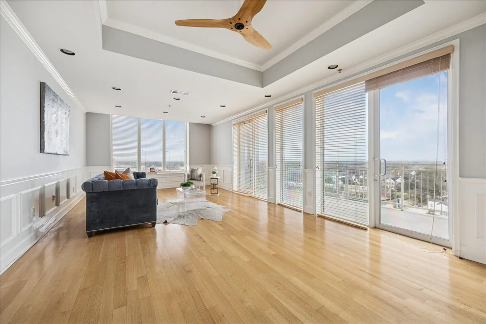 Unit for sale at 2520 Robinhood, Houston, TX 77005