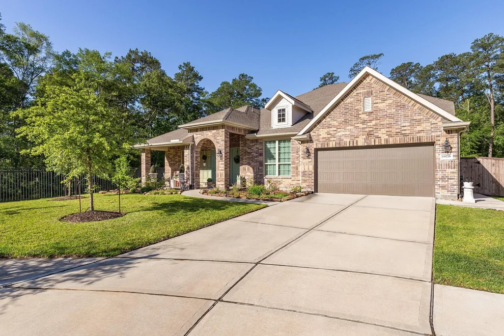 Unit for sale at 19276 Yellow Chestnut Lane, New Caney, TX 77357