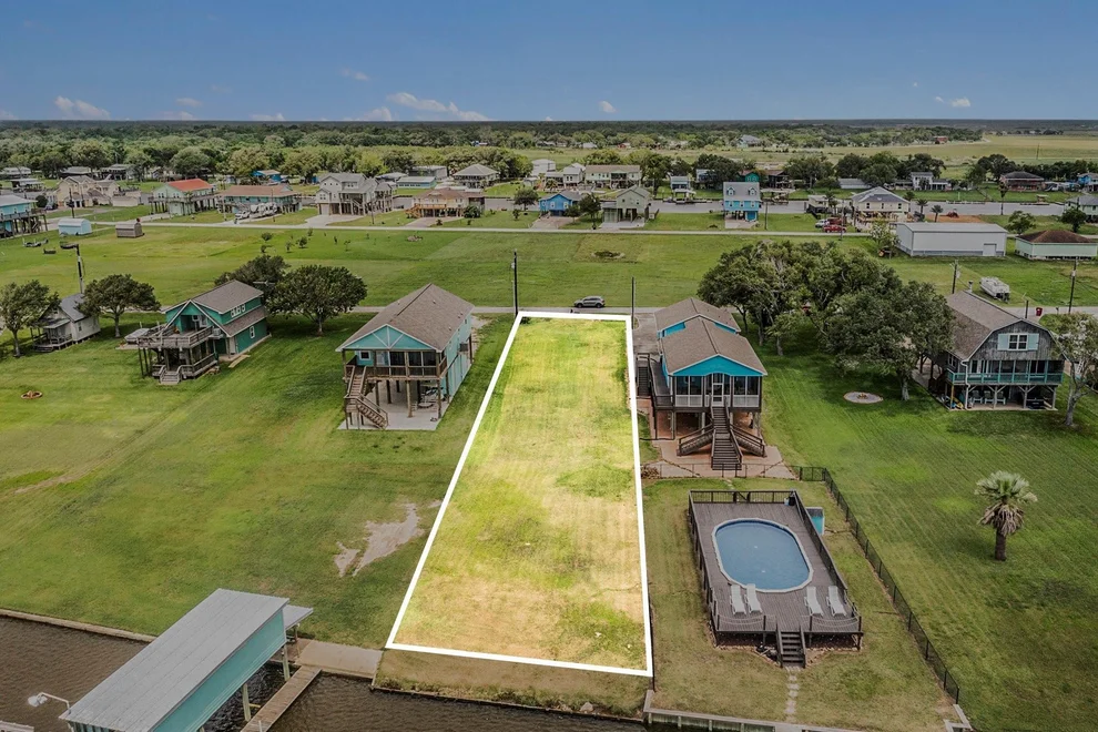 Unit for sale at 4113 Cr 291, Sargent, TX 77414