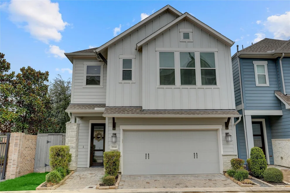 Unit for sale at 2510 Zemmer Lane, Houston, TX 77008