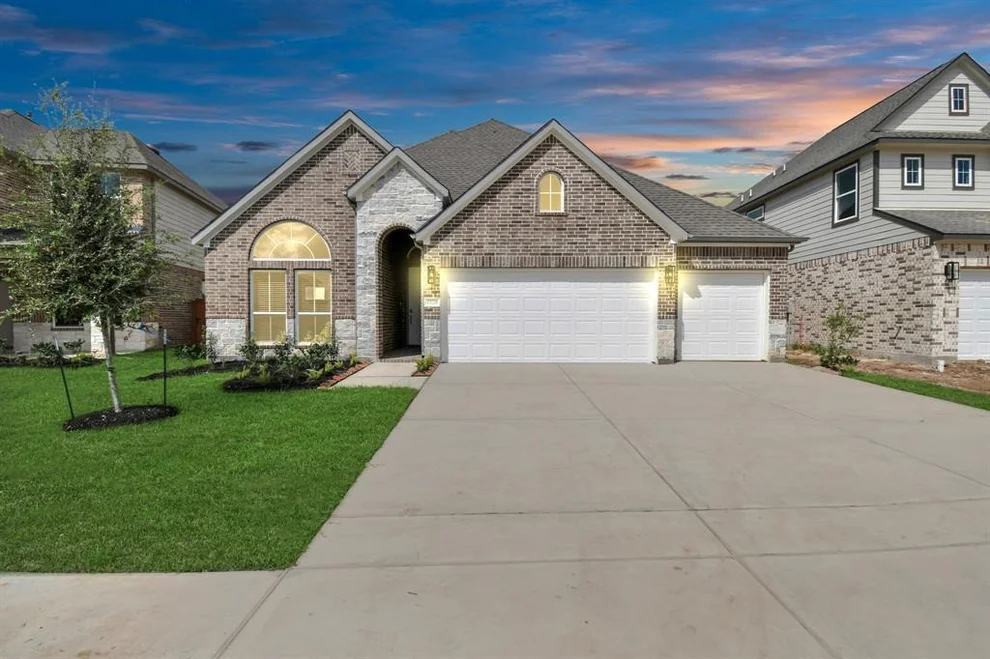 Unit for sale at 19719 Isola Breeze Drive, Hockley, TX 77447