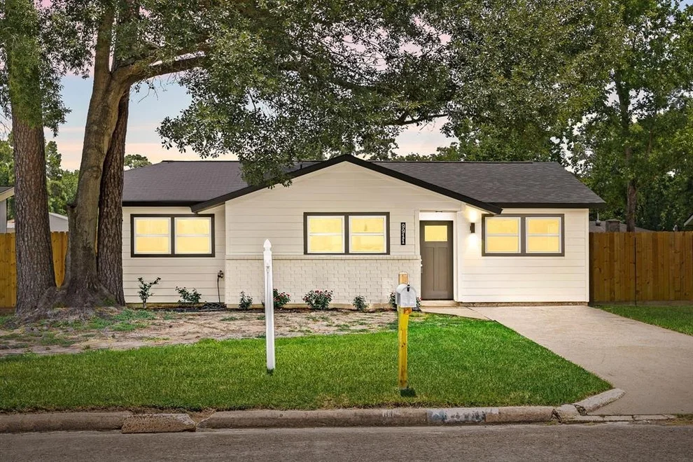 Unit for sale at 9911 Valley Club Drive, Houston, TX 77078