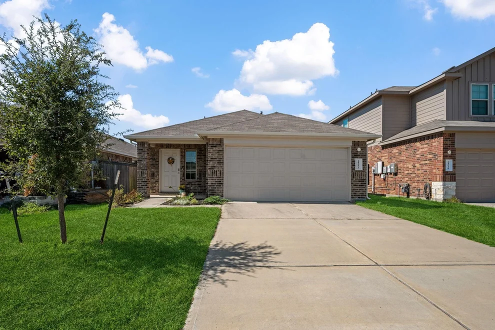 Unit for sale at 14552 Valley Ridge Drive, New Caney, TX 77357
