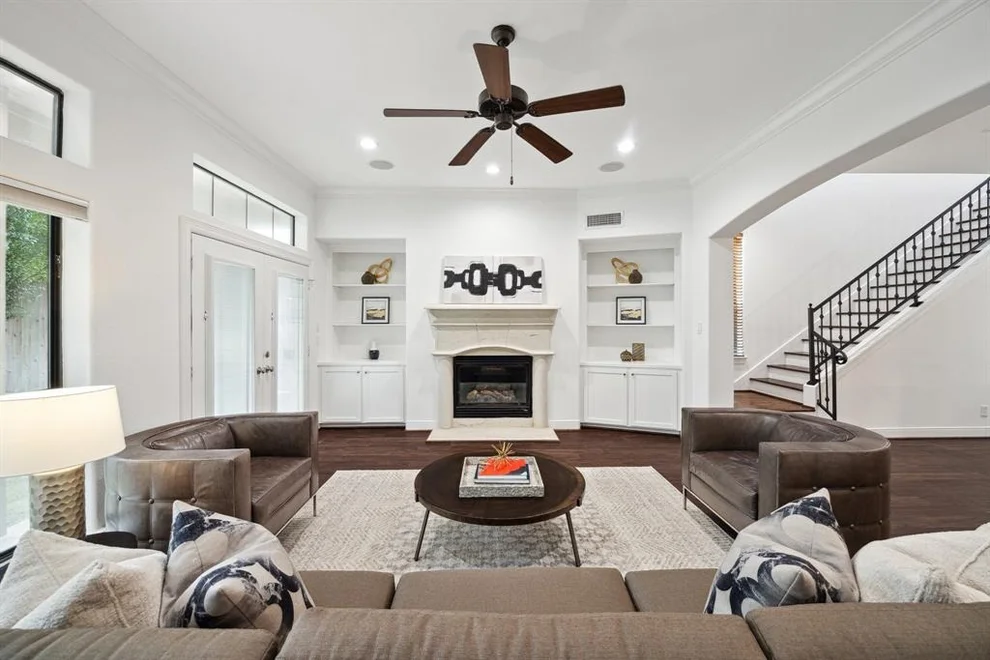 Unit for sale at 6015 Tyne Street, Houston, TX 77007