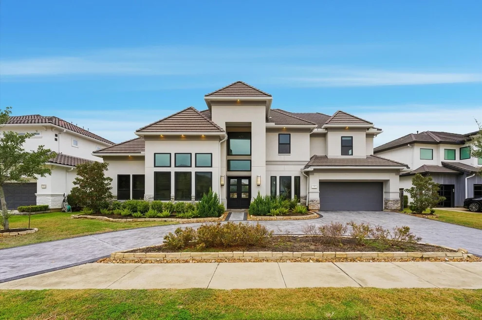 Unit for sale at 11 Laurel Wreath Trail, Sugar Land, TX 77498
