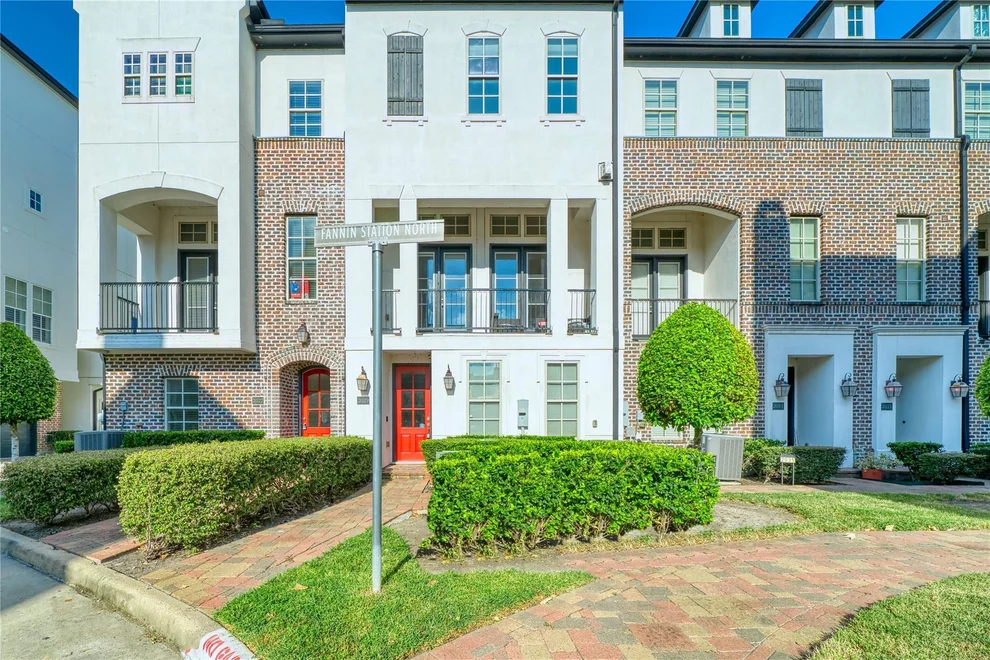 Unit for sale at 2029 Fannin Station N, Houston, TX 77045