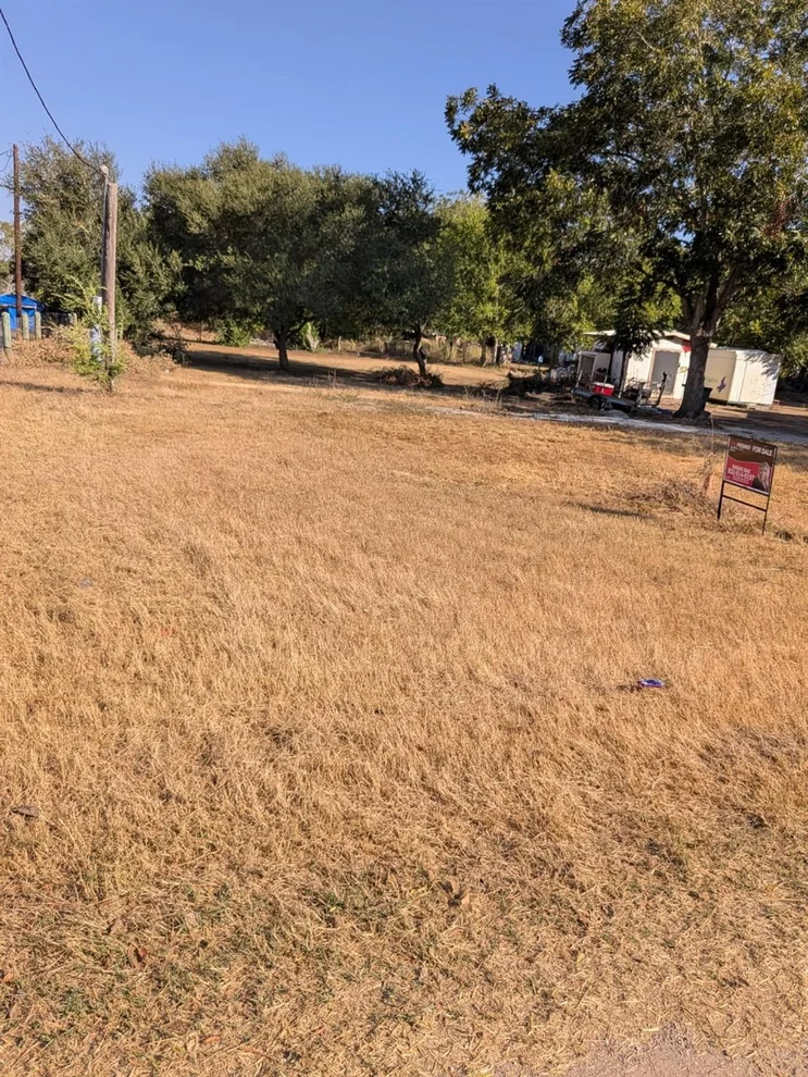Unit for sale at 103 E Panna Maria, Runge, TX 78151