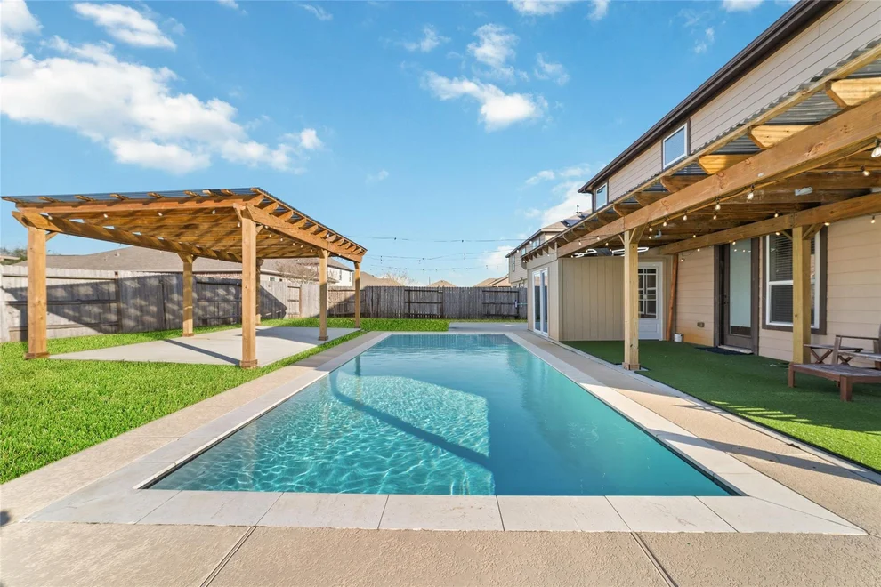 Unit for sale at 3508 Saxton Green Road, Pearland, TX 77584