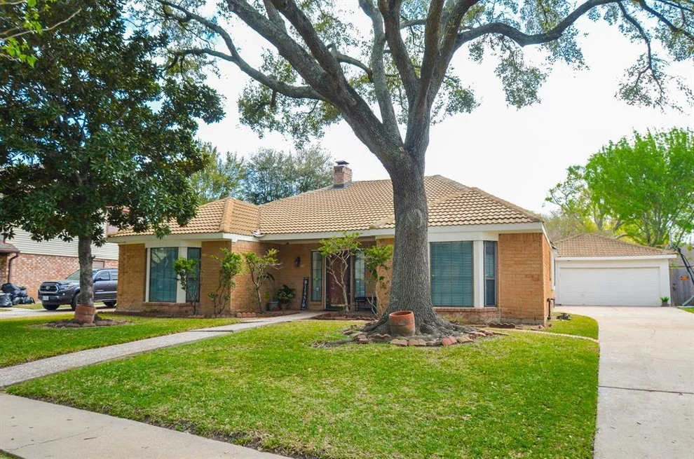 Unit for sale at 15227 La Mancha Dr, Houston, TX 77083
