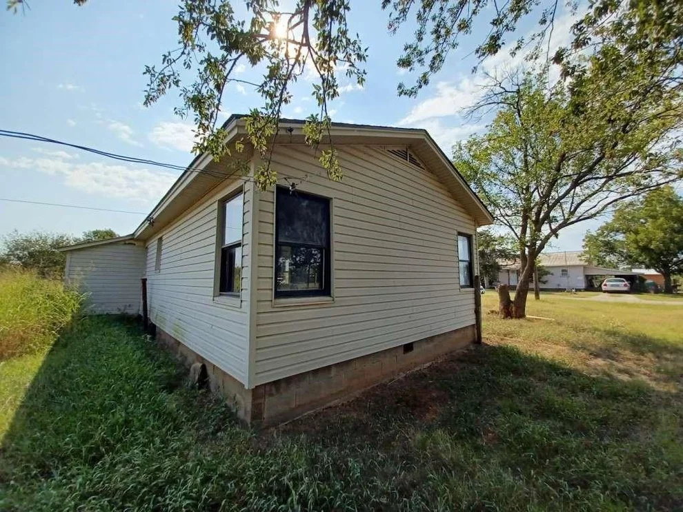 Unit for sale at 615 Williams Avenue, Archer City, TX 76351