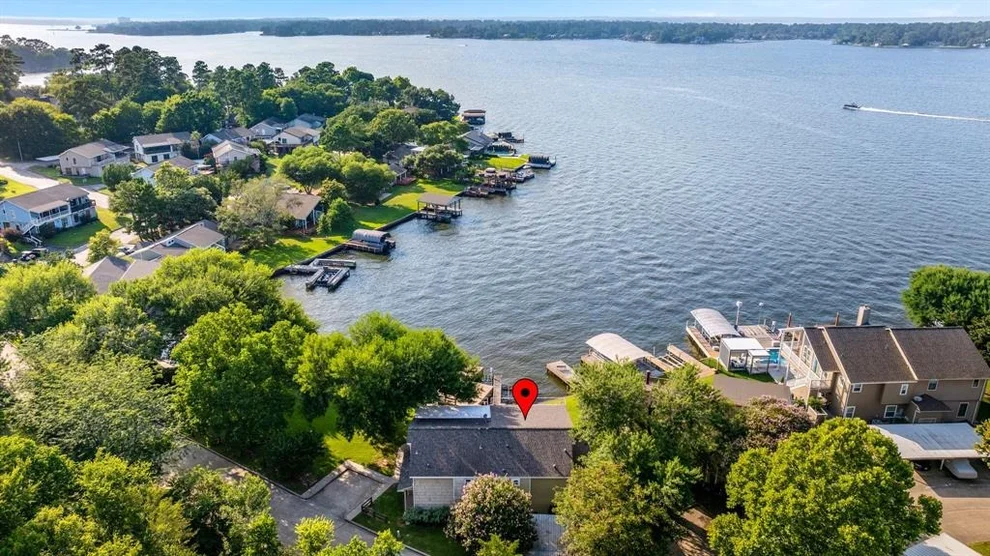 Unit for sale at 48 Lakeview Village, Montgomery, TX 77356