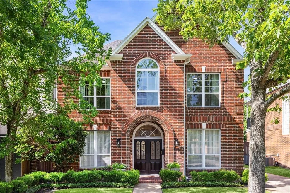 Unit for sale at 4914 Laurel Street, Bellaire, TX 77401