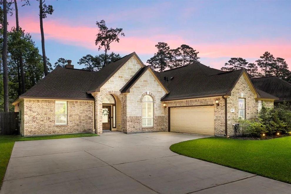 Unit for sale at 813 Woodland Court, Conroe, TX 77302