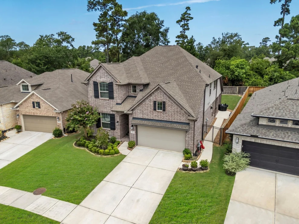Unit for sale at 8116 Rosemary Sage Drive, Magnolia, TX 77354