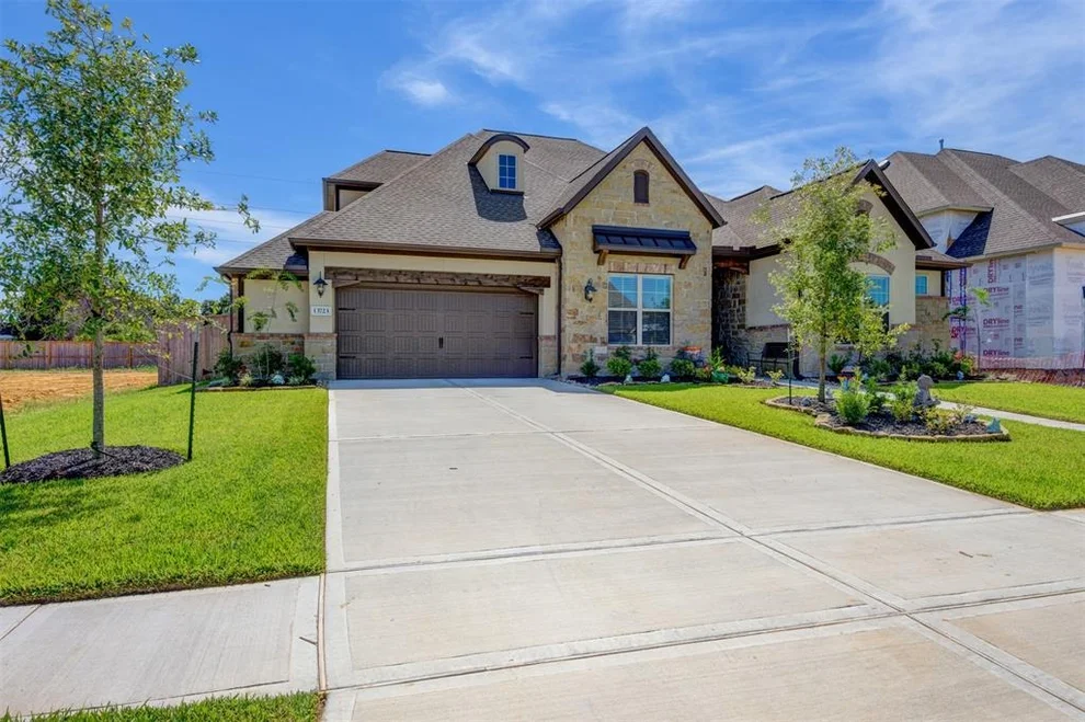 Unit for sale at 13723 Longwood Reach Drive, Tomball, TX 77377